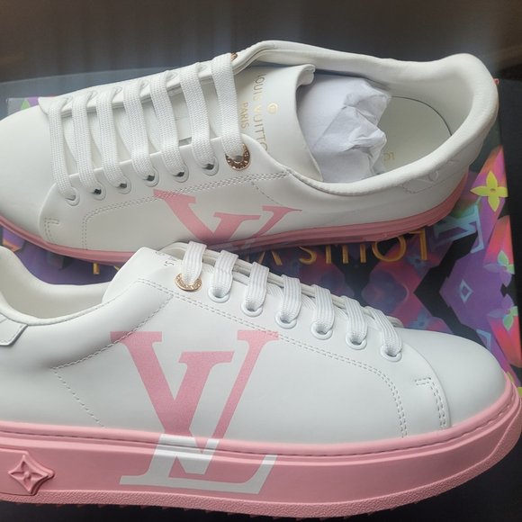 Louis vuitton women's 9 - Picture 2 of 2